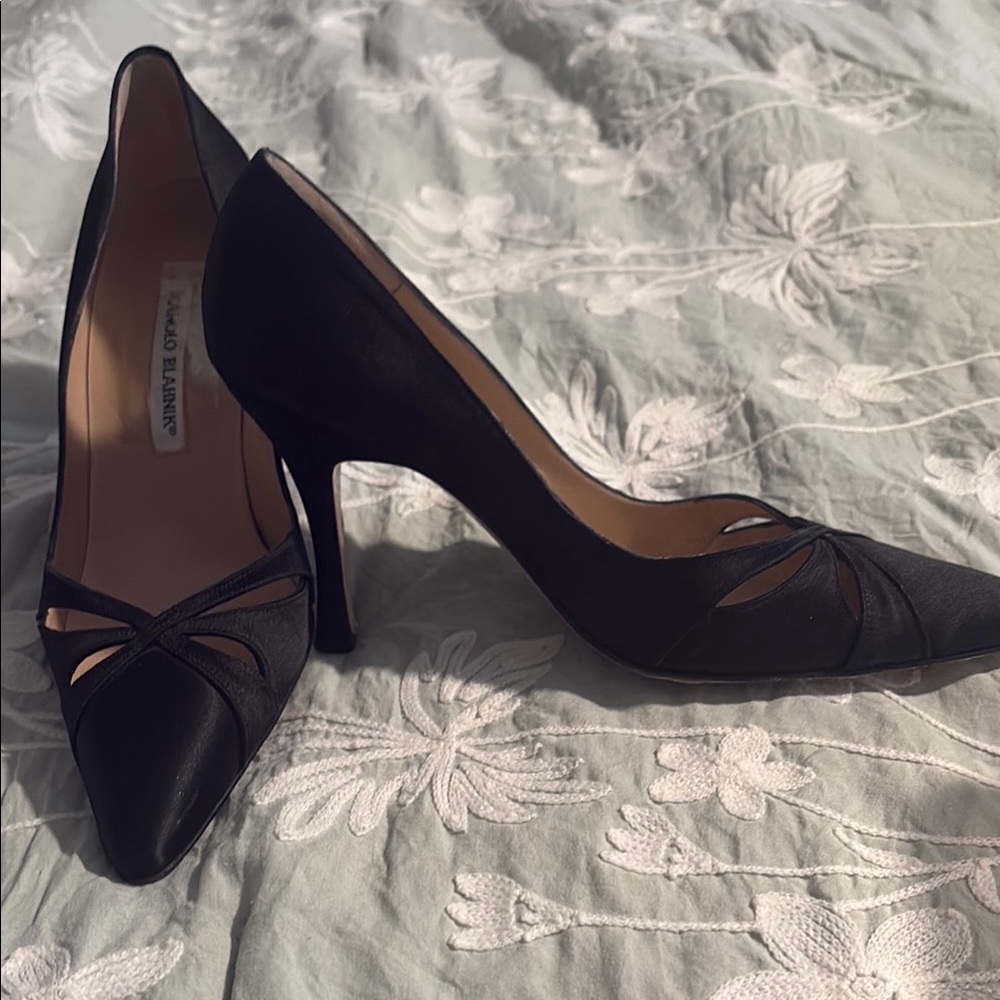 Manolo Blahnik Satin Black Heels 38.5